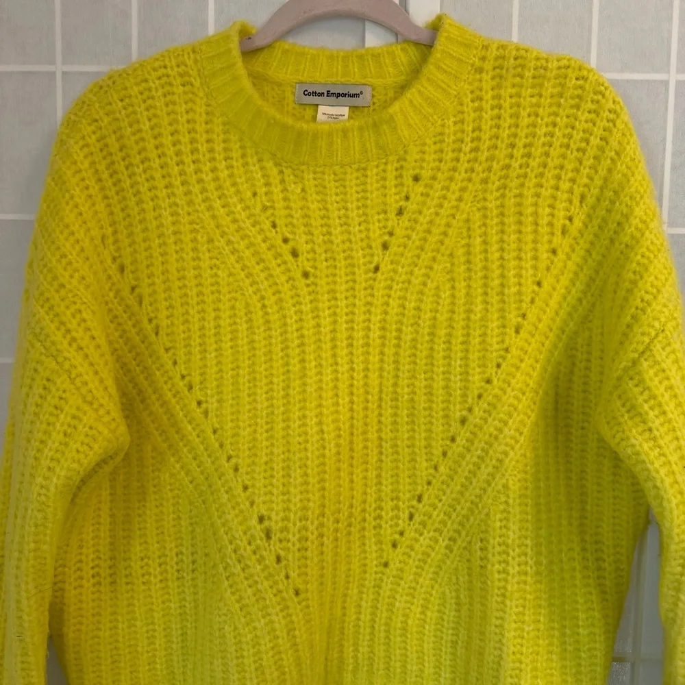 COTTON EMPORIUM Highlighter Yellow Cozy Crewneck Loose Knit Sweater EUC Medium